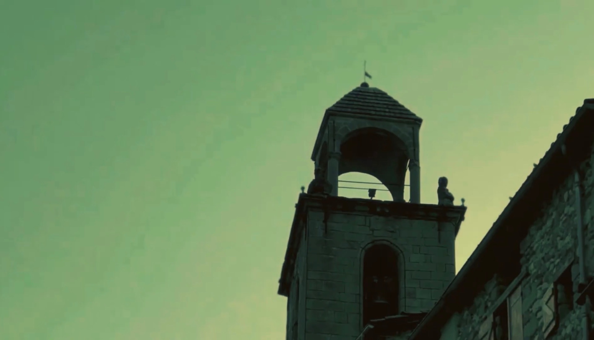 Le clocher de l'église Saint-Jean-Baptiste